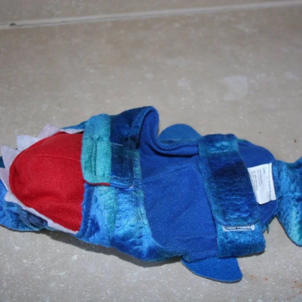 Shark Outfit for Cat or Small Dog (NWOT)